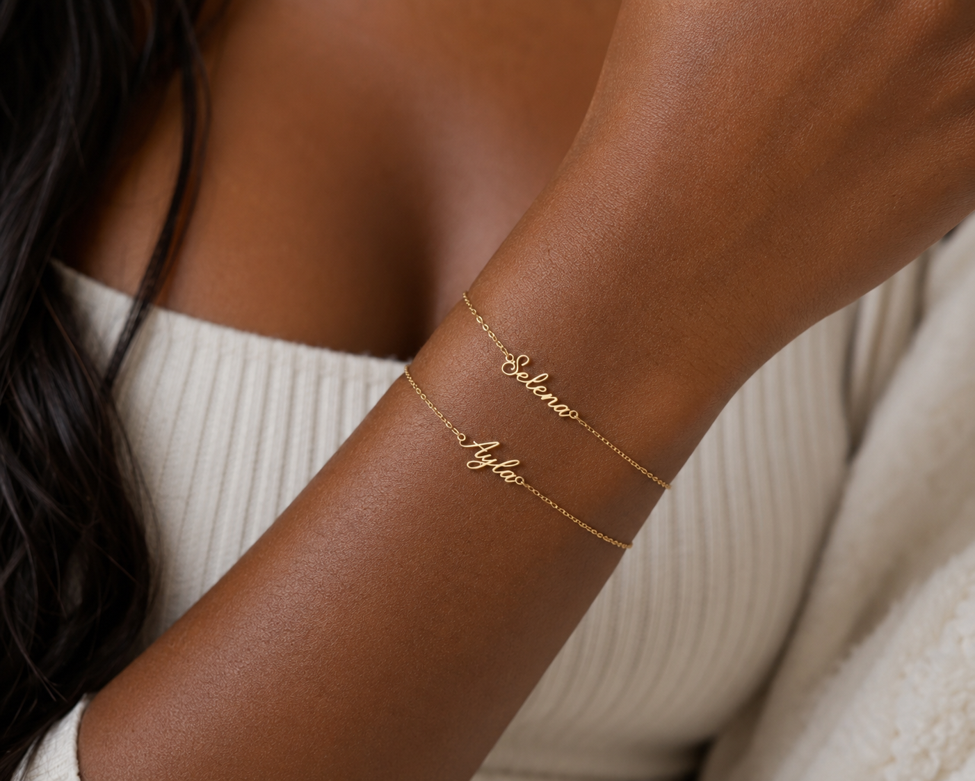 Custom Name Braceletโ Personalized Gift for Mom, Daughter, Wife & Best Friend