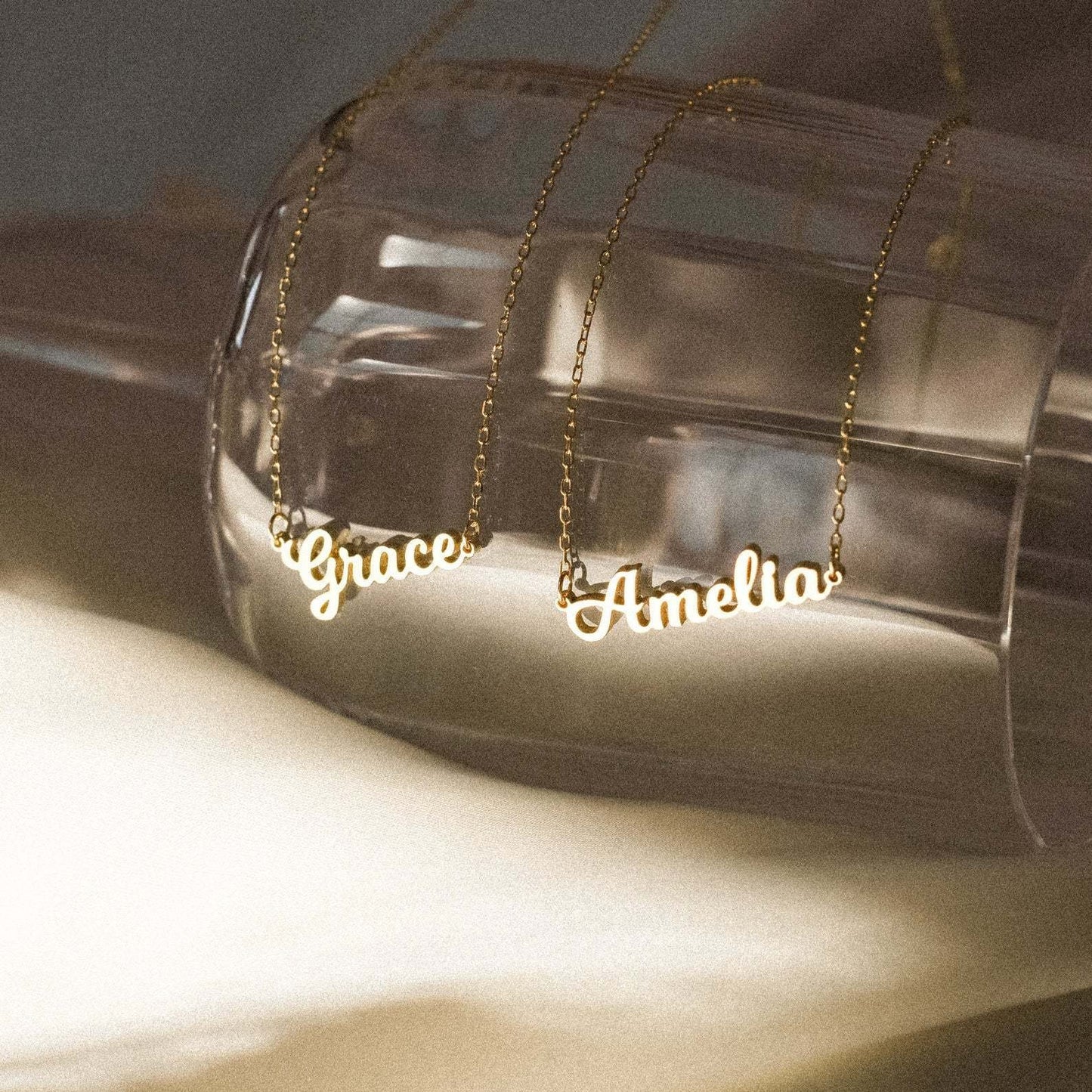 Custom Name Necklace – Personalized Gift for Mom, Daughter, Wife & Best Friend